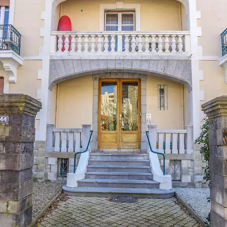 Le Britannia By Interhome